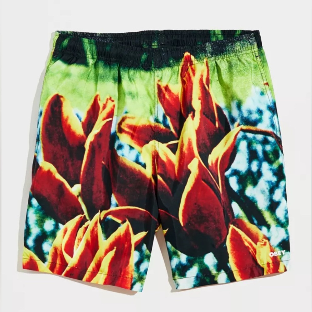 NWOT OBEY Easy Bloom Graphic Short - Size S